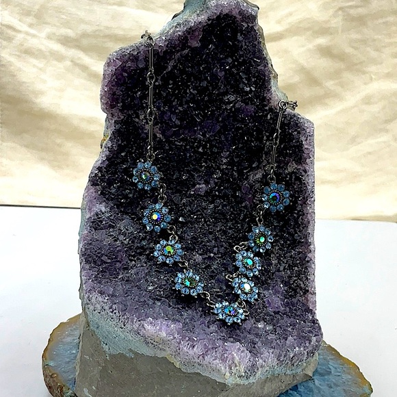 16” Gun Metal Necklace With Nine Flowers With Aurora Borealis Crystals - Picture 5 of 5